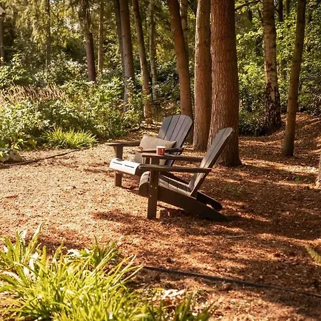 別荘 I Tiny House Met Zonnige Bostuin エーペ