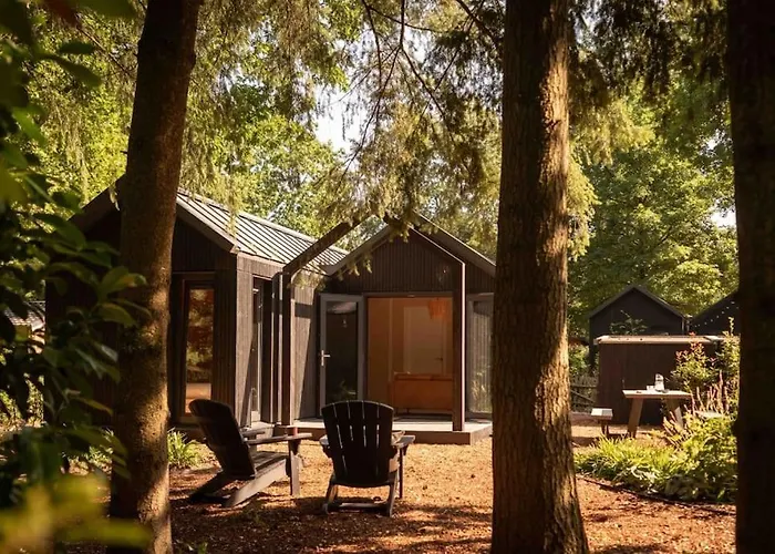 I Tiny House Met Zonnige Bostuin 度假居 伊皮